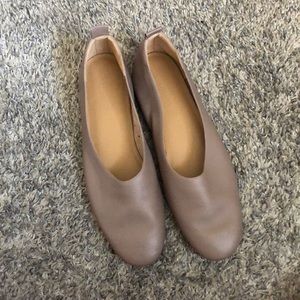 EVERLANE DAY FLATS